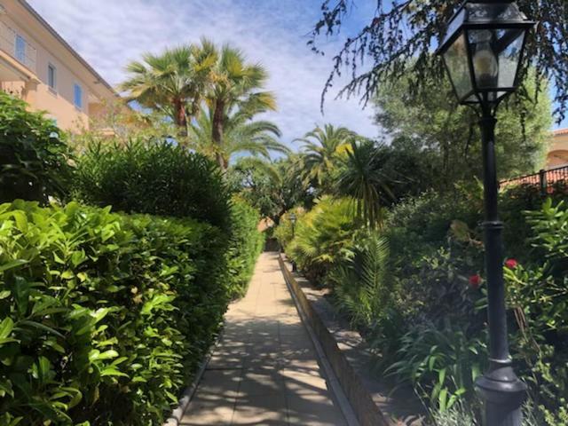 Belle Residence Au Centre De Saint Tropez Avec Piscine Et Garage Екстериор снимка