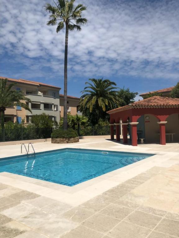 Belle Residence Au Centre De Saint Tropez Avec Piscine Et Garage Екстериор снимка